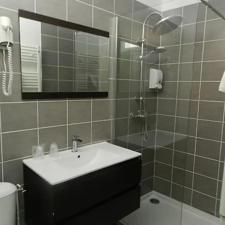 Le C Gourmand מלון 2*