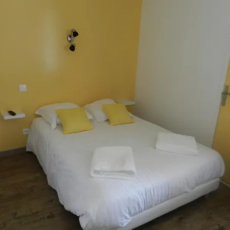 Le C Gourmand מלון